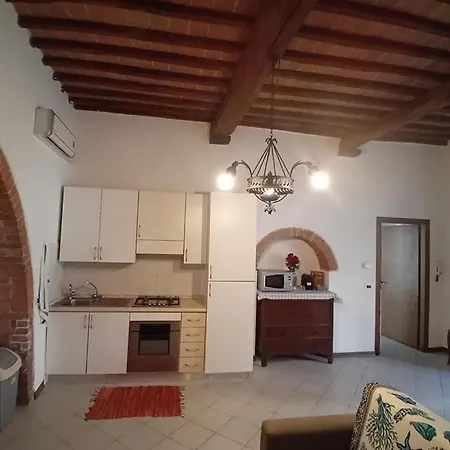 Apartment Savelli House In Center With Private Parking And Garden Siena