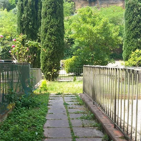 Daire Savelli House In Center With Private Parking And Garden Siena